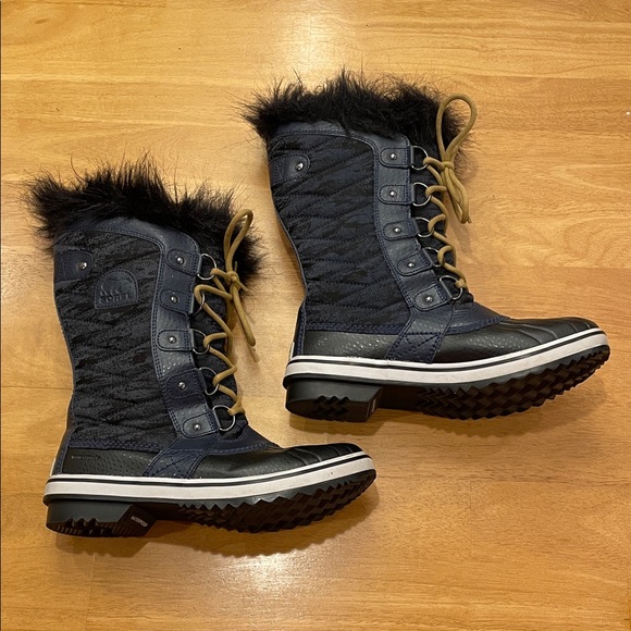 Sorel Navy Blue Black Faux Fur Lace Up Winter Boots Tan Laces Size 8 Waterproof - Picture 6 of 16